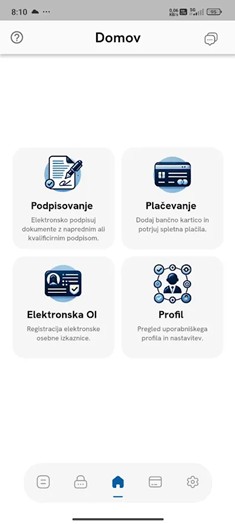 Domači zaslon aplikacije OnePass z ikonami na sredini za podpisovanje, plačevanje, elektronsko OI in profilom ter ikonami spodaj za domov, upravljanje kartic, nastavitev, enkratne kode in digitalnim podpisovanjem.